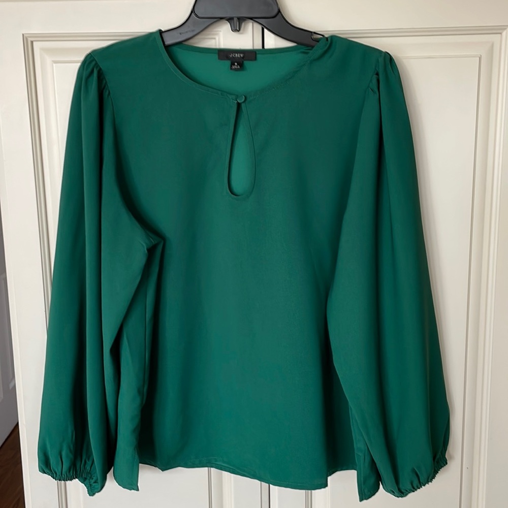 J Crew size S, Green Long sleeve blouse, great condition, pet/smoke free house